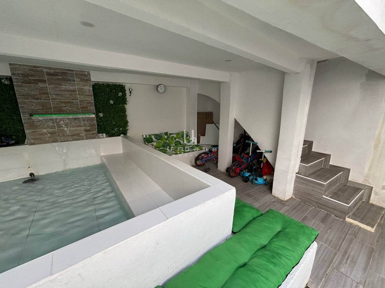 Casa de 5 habitaciones en Alginet en venta con piscina - 230.000 € (Ref: 9284922)