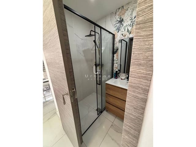 5 bedroom Townhouse for sale in Alginet with pool - € 230,000 (Ref: 9284922)