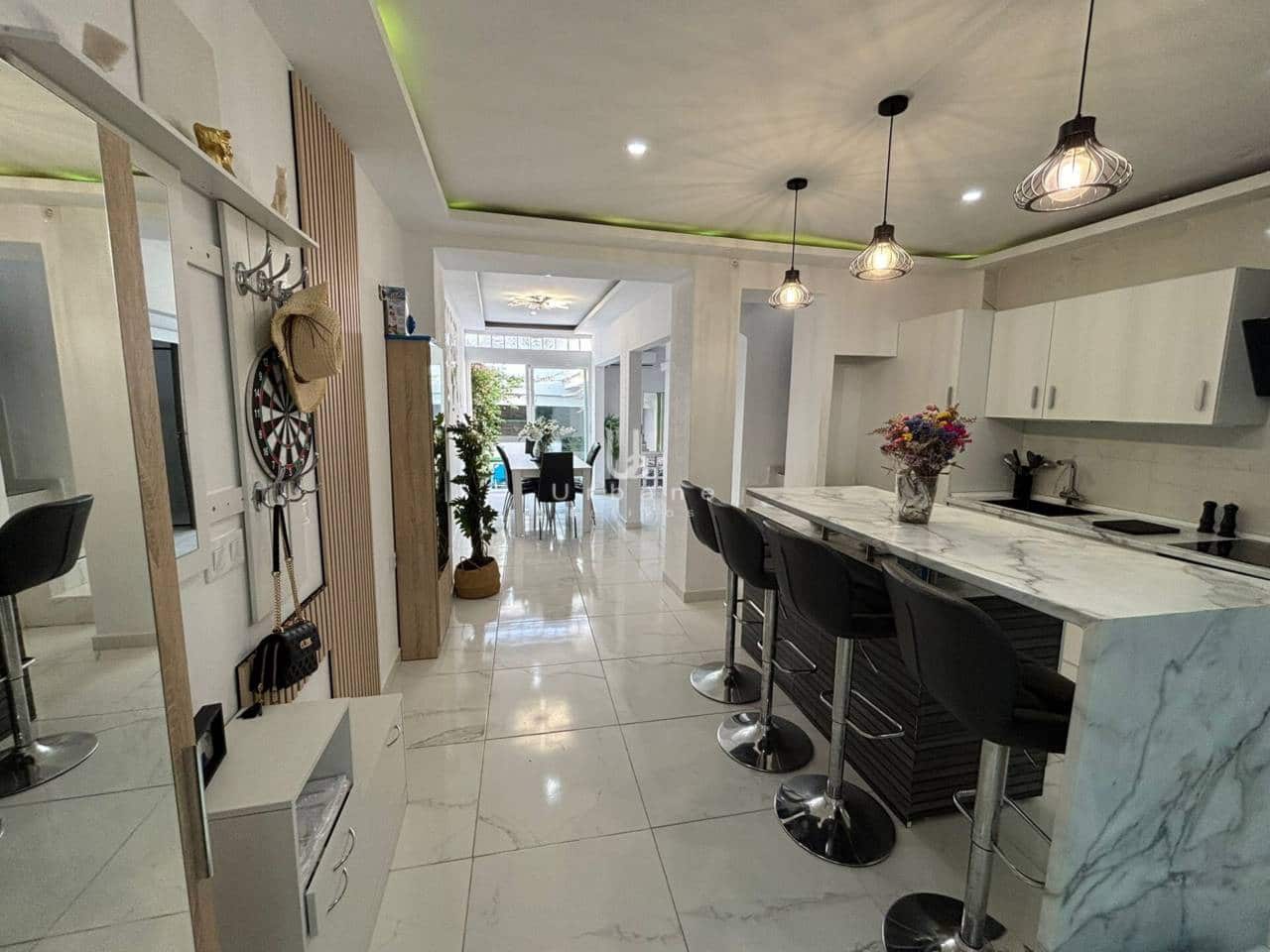 Casa de 5 habitaciones en Alginet en venta con piscina - 230.000 € (Ref: 9284922)