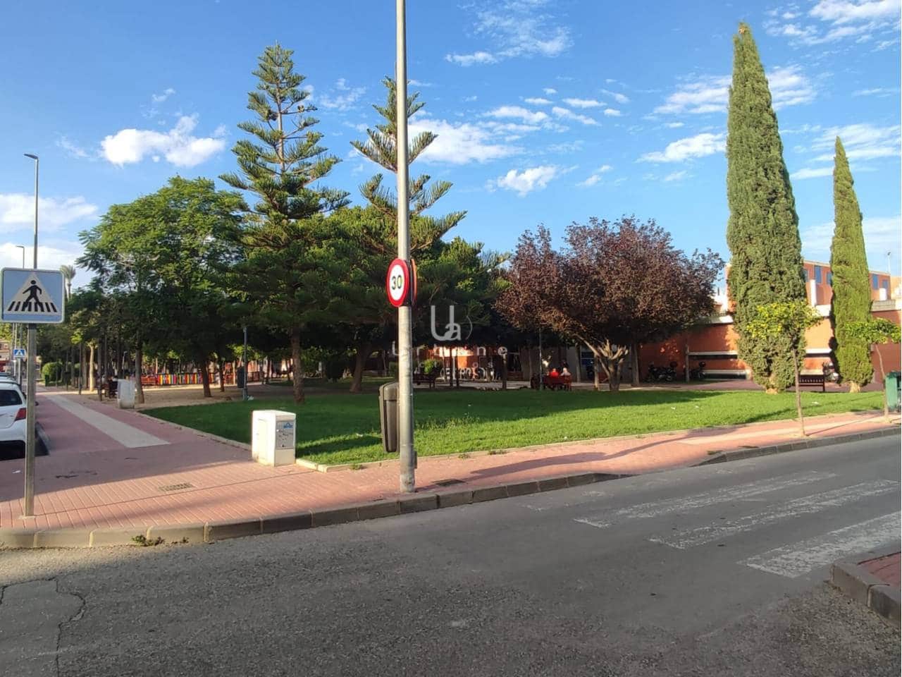 2 bedroom Flat for sale in Murcia city with garage - € 135,000 (Ref: 9303080)