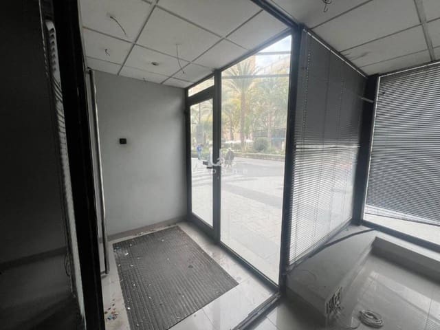 Commercial for sale in Alicante / Alacant city - € 680,000 (Ref: 9309224)