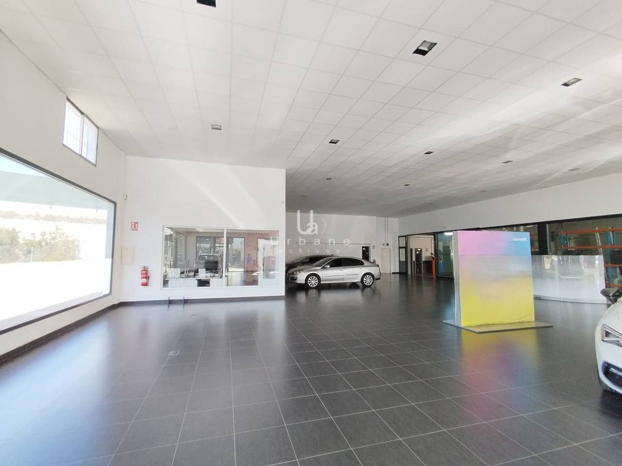 Kommersiell att hyra i Beniajan - 1 900 € (Ref: 9312572)