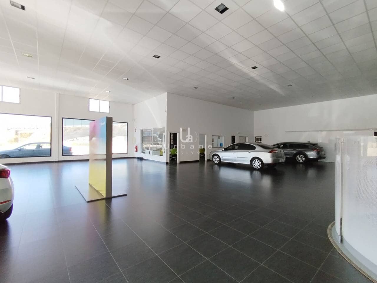 Kommersiell att hyra i Beniajan - 1 900 € (Ref: 9312572)