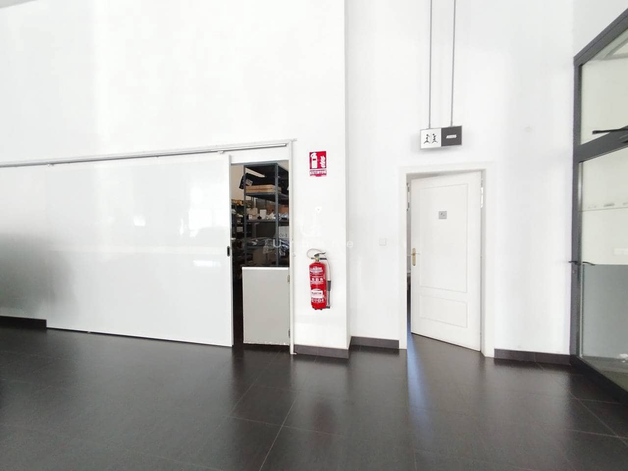 Kommersiell att hyra i Beniajan - 1 900 € (Ref: 9312572)