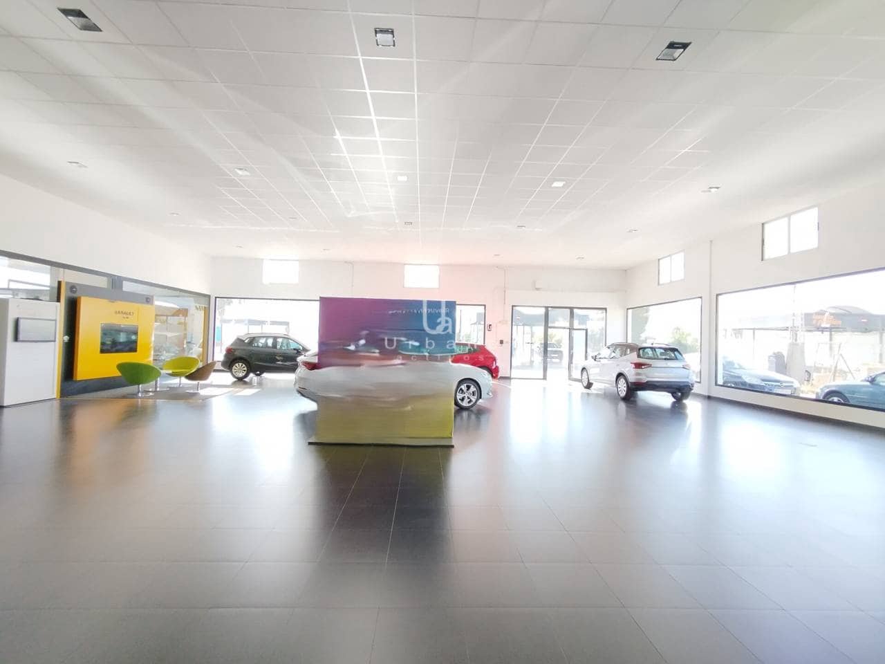 Kommersiell att hyra i Beniajan - 1 900 € (Ref: 9312572)