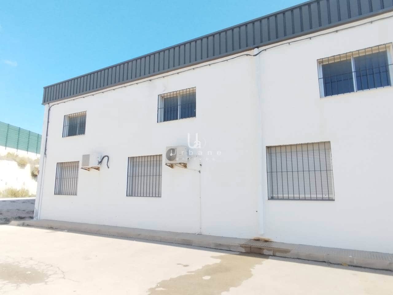 Kommersiell att hyra i Beniajan - 1 900 € (Ref: 9312572)