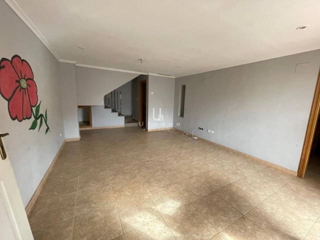 3 soveværelse Rækkehus til salg i Alicante by med garage - € 135.000 (Ref: 9361824)