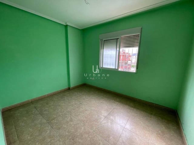 3 soveværelse Rækkehus til salg i Alicante by med garage - € 135.000 (Ref: 9361824)