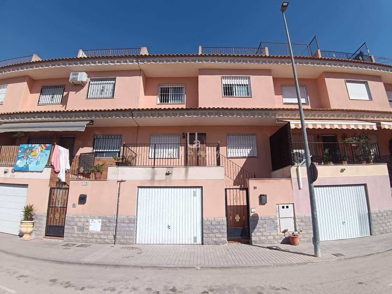 3 soveværelse Rækkehus til salg i Alicante by med garage - € 135.000 (Ref: 9361824)