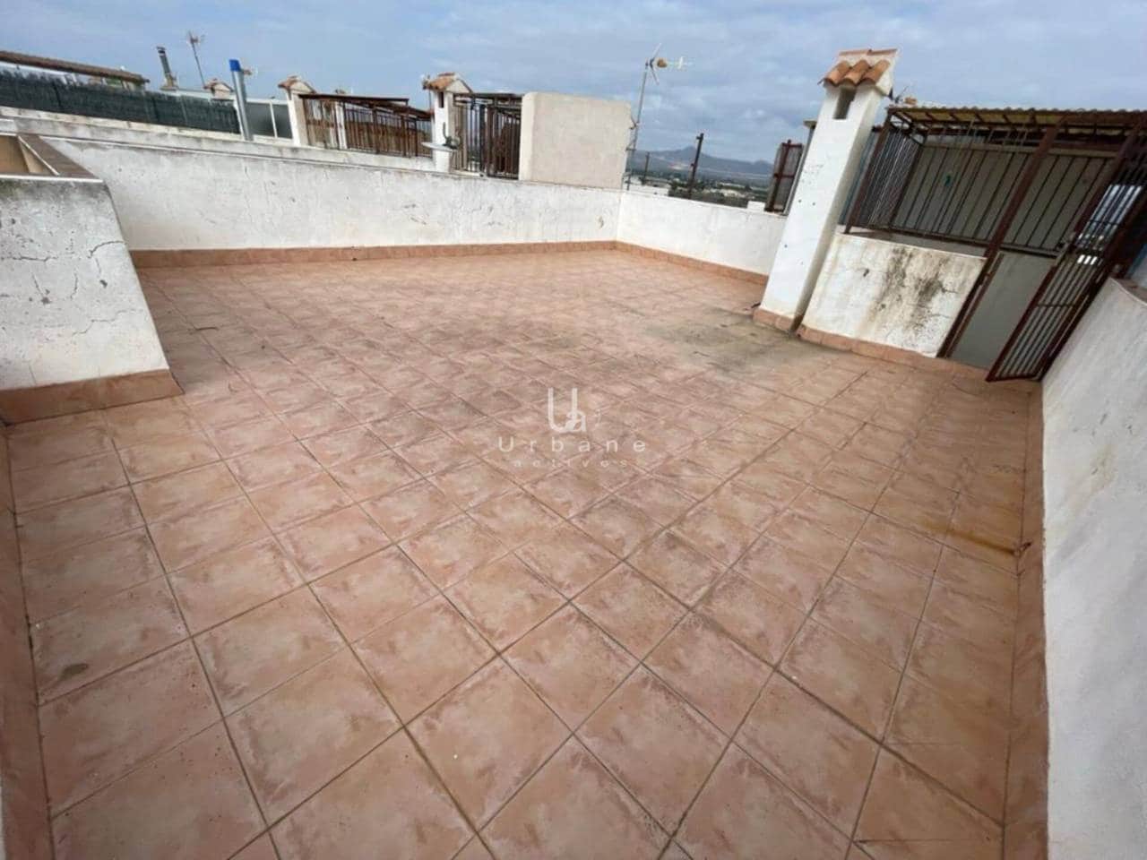 3 soveværelse Rækkehus til salg i Alicante by med garage - € 135.000 (Ref: 9361824)