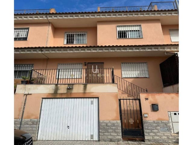 3 soveværelse Rækkehus til salg i Alicante by med garage - € 135.000 (Ref: 9361824)