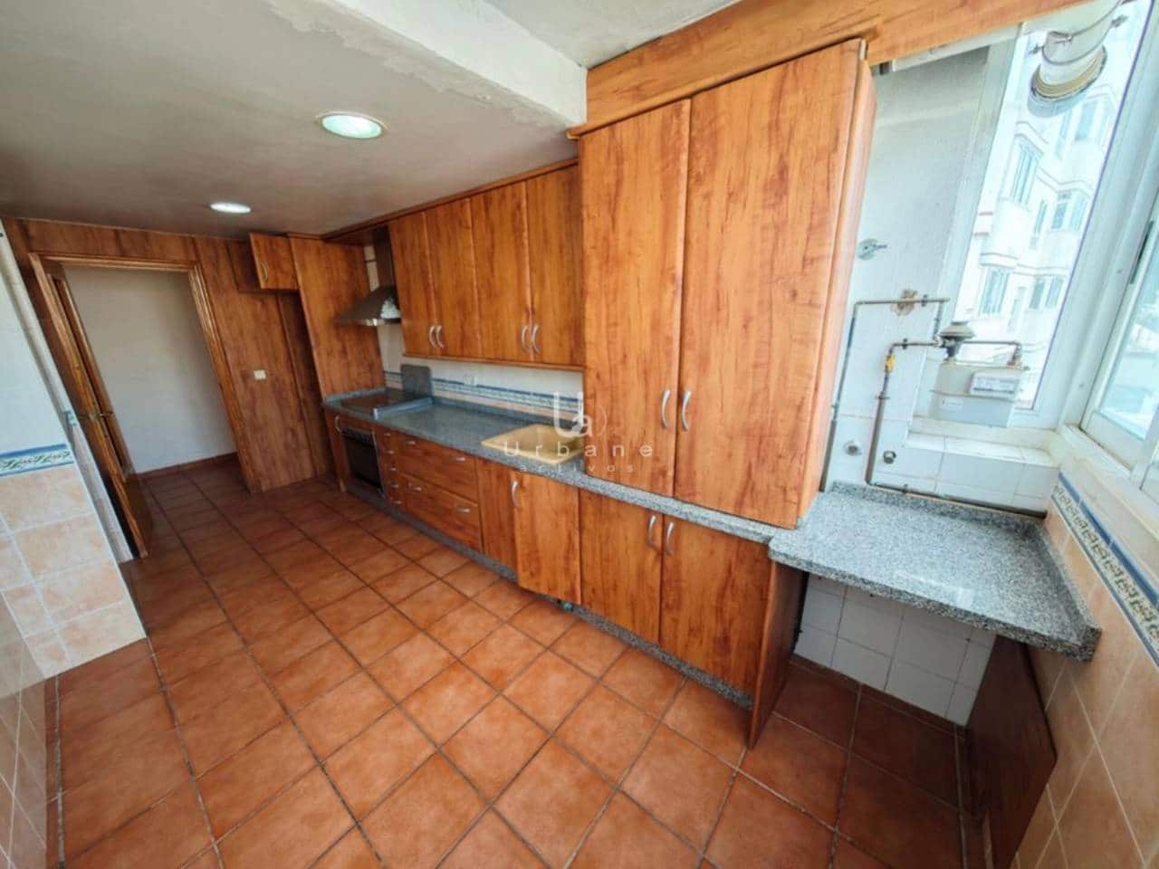 2 bedroom Flat for sale in La Villajoyosa / Vila Joiosa with pool garage - € 235,000 (Ref: 9378637)