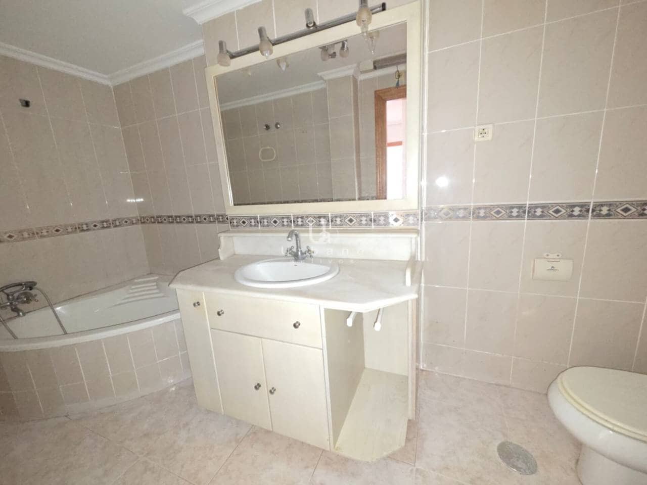 4 slaapkamer Flat te koop in El Algar - € 110.000 (Ref: 9410410)