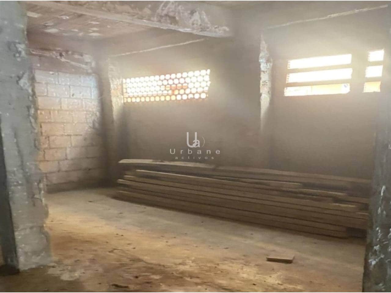 Commercial for sale in Alzira - € 120,000 (Ref: 9419226)