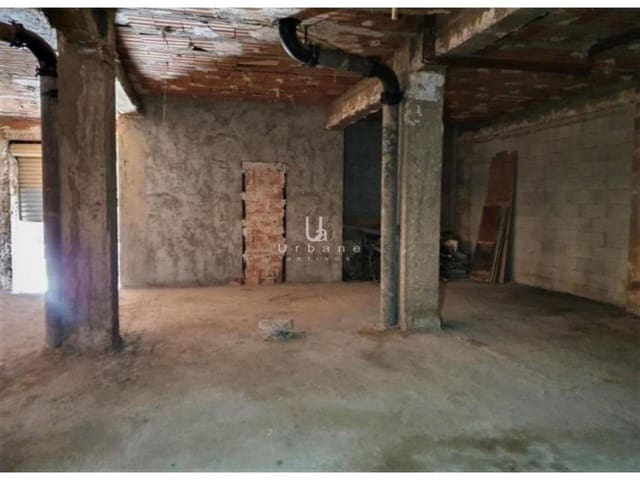 Commercial for sale in Alzira - € 120,000 (Ref: 9419226)