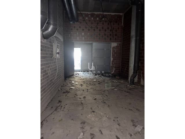 Commercial for sale in La Petxina, Valencia city - € 251,000 (Ref: 9419230)