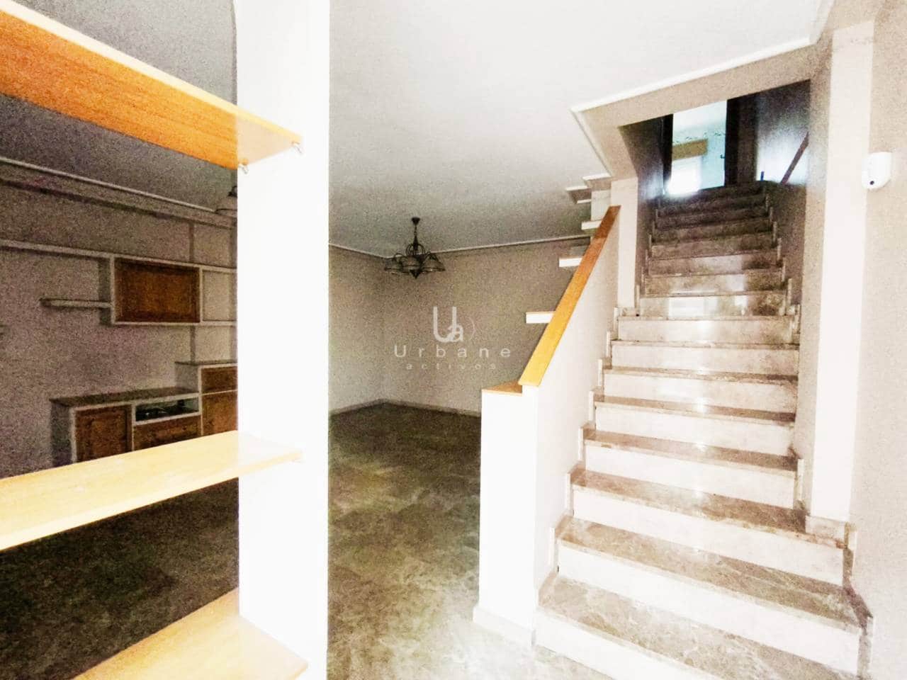 4 bedroom Townhouse for sale in El Puntal with garage - € 184,000 (Ref: 9436846)