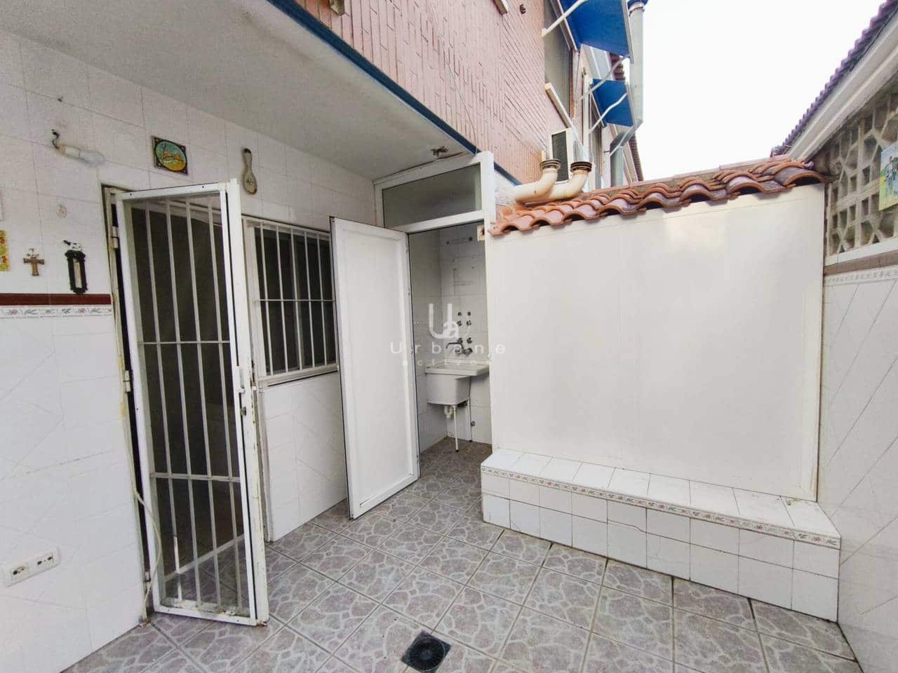 4 bedroom Townhouse for sale in El Puntal with garage - € 184,000 (Ref: 9436846)