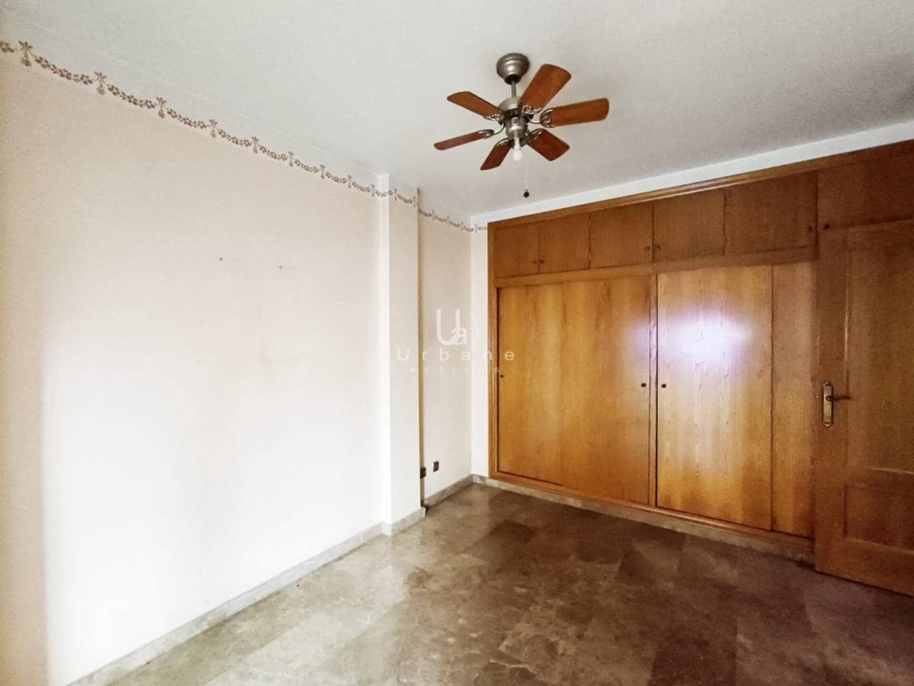 4 bedroom Townhouse for sale in El Puntal with garage - € 184,000 (Ref: 9436846)