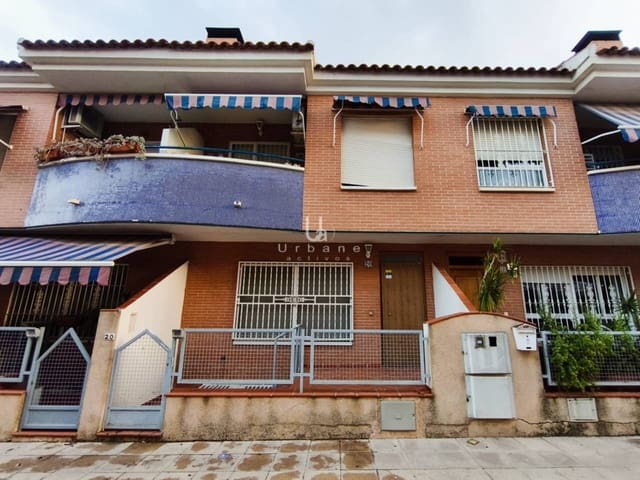4 bedroom Townhouse for sale in El Puntal, Murcia city with garage - € 184,000 (Ref: 9436846)