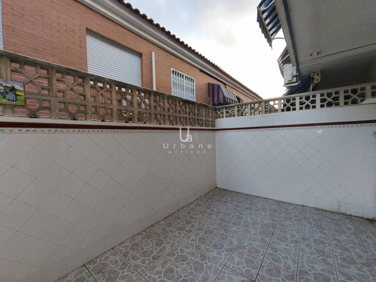 4 bedroom Townhouse for sale in El Puntal with garage - € 184,000 (Ref: 9436846)