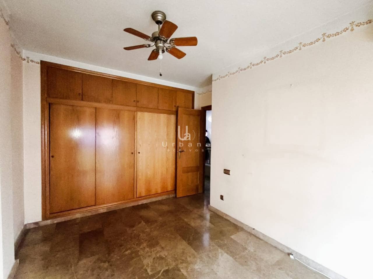 4 bedroom Townhouse for sale in El Puntal with garage - € 184,000 (Ref: 9436846)