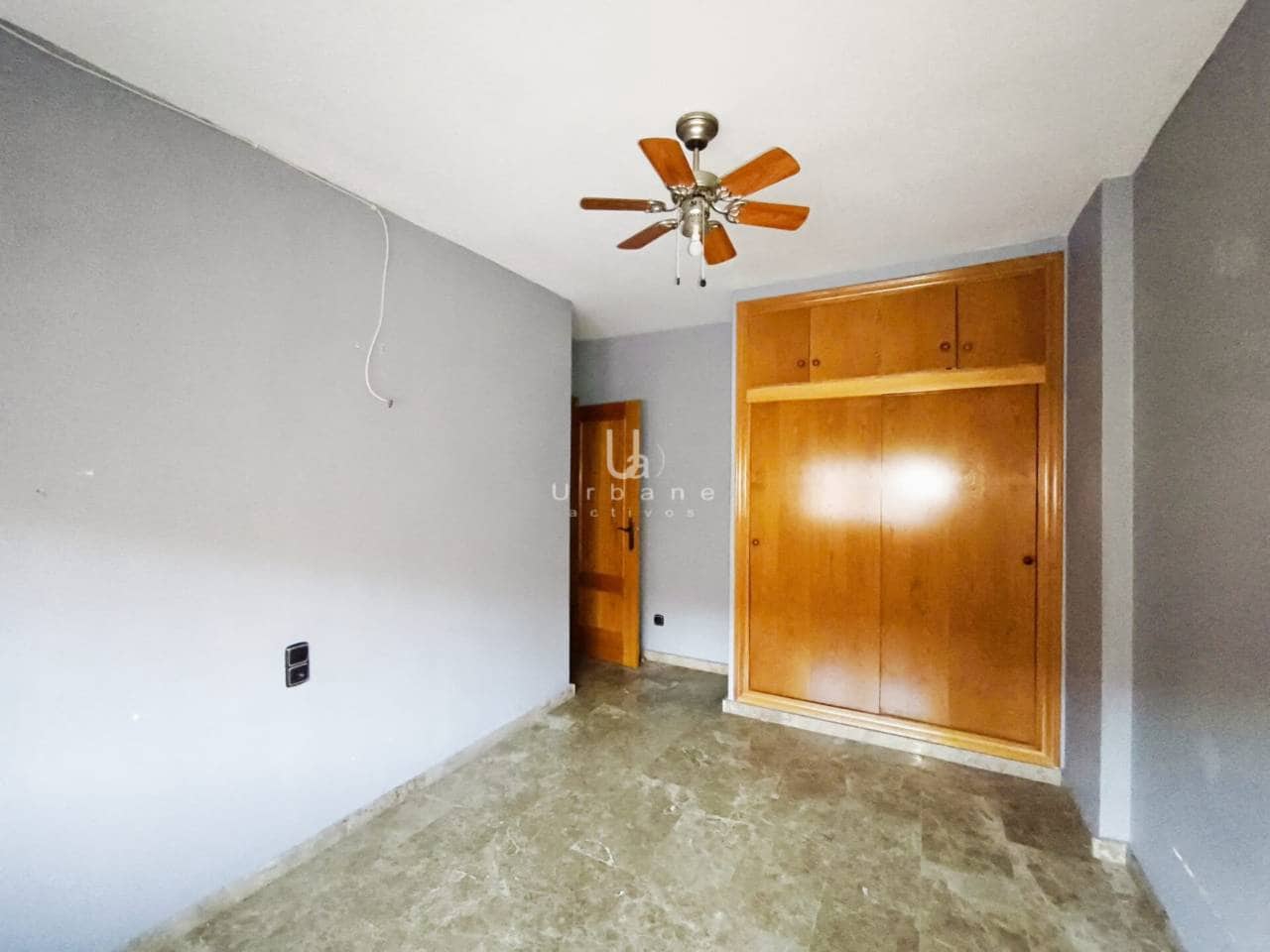 4 bedroom Townhouse for sale in El Puntal with garage - € 184,000 (Ref: 9436846)