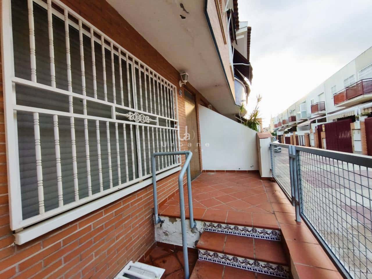 4 bedroom Townhouse for sale in El Puntal with garage - € 184,000 (Ref: 9436846)
