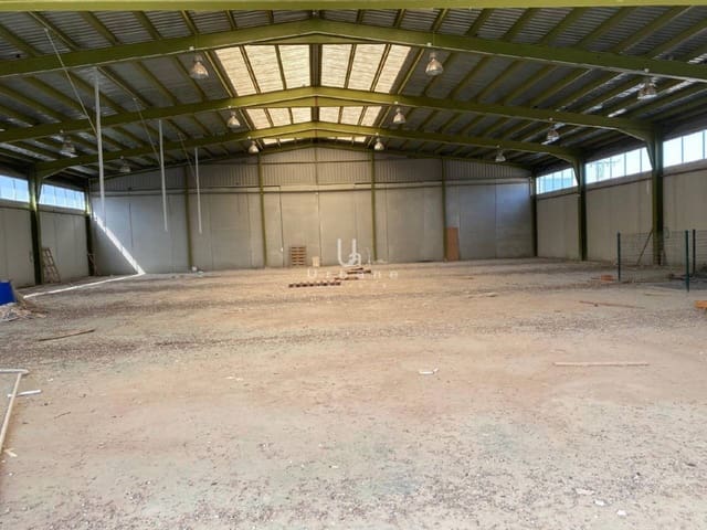 Commercial for sale in Jumilla - € 490,000 (Ref: 9467967)