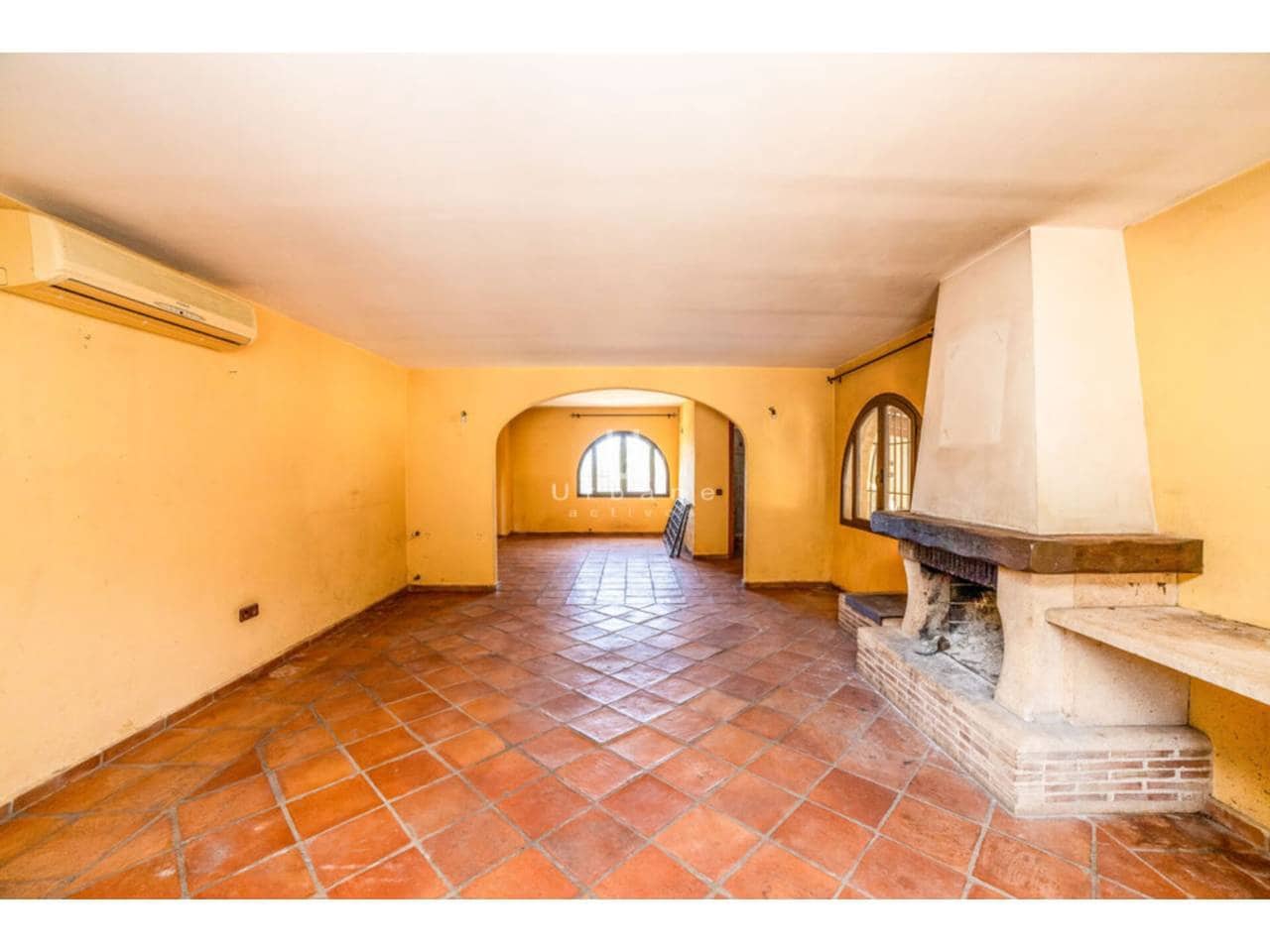 4 slaapkamer Villa te koop in Finestrat met garage - € 419.000 (Ref: 9614613)