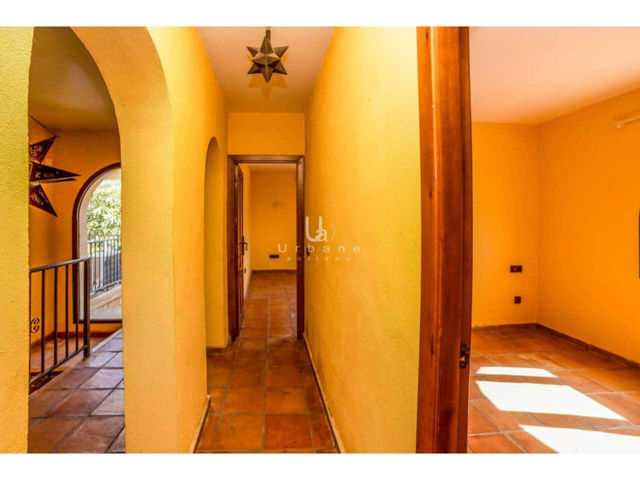 4 slaapkamer Villa te koop in Finestrat met garage - € 419.000 (Ref: 9614613)