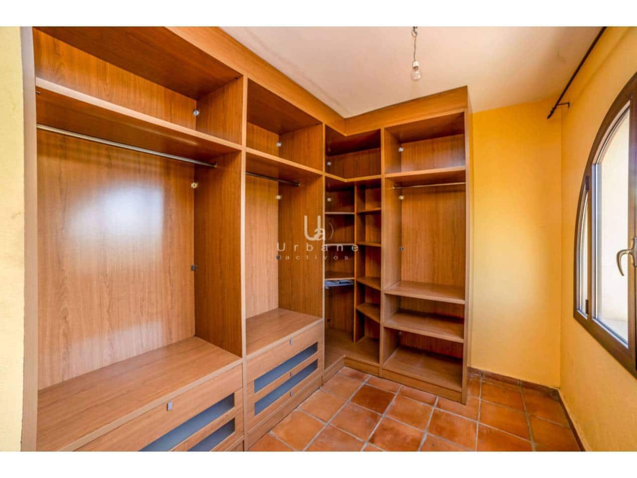 4 slaapkamer Villa te koop in Finestrat met garage - € 419.000 (Ref: 9614613)