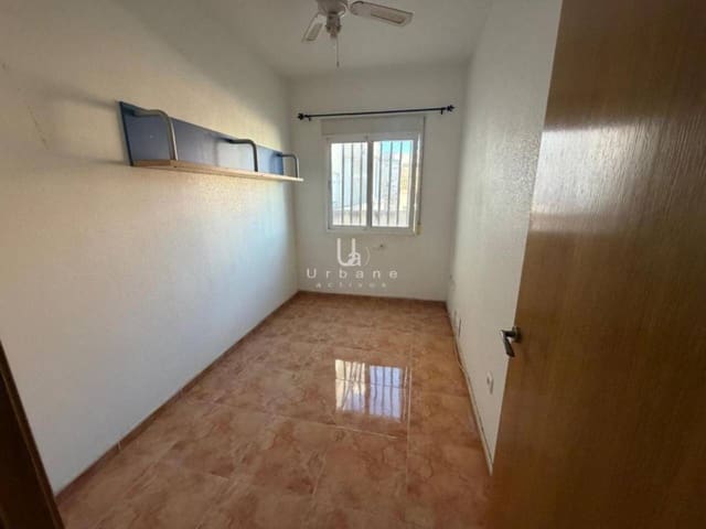 2 makuuhuone Asunto myytävänä paikassa Los Alcázares - 75 000 € (Ref: 9624277)