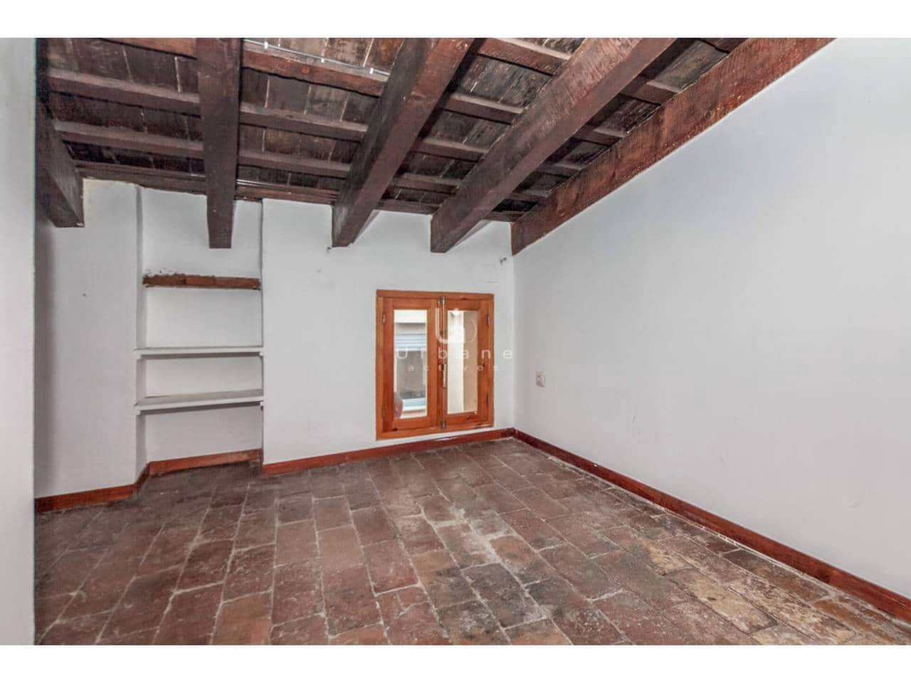 2 bedroom Flat for sale in Valencia city - € 310,000 (Ref: 9632925)