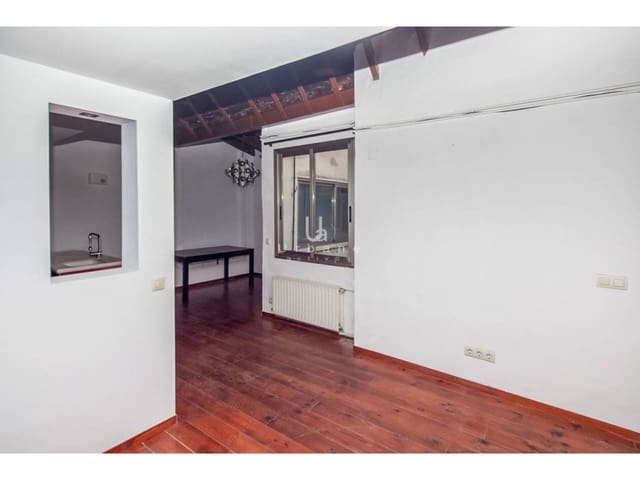 2 bedroom Flat for sale in Valencia city - € 310,000 (Ref: 9632925)