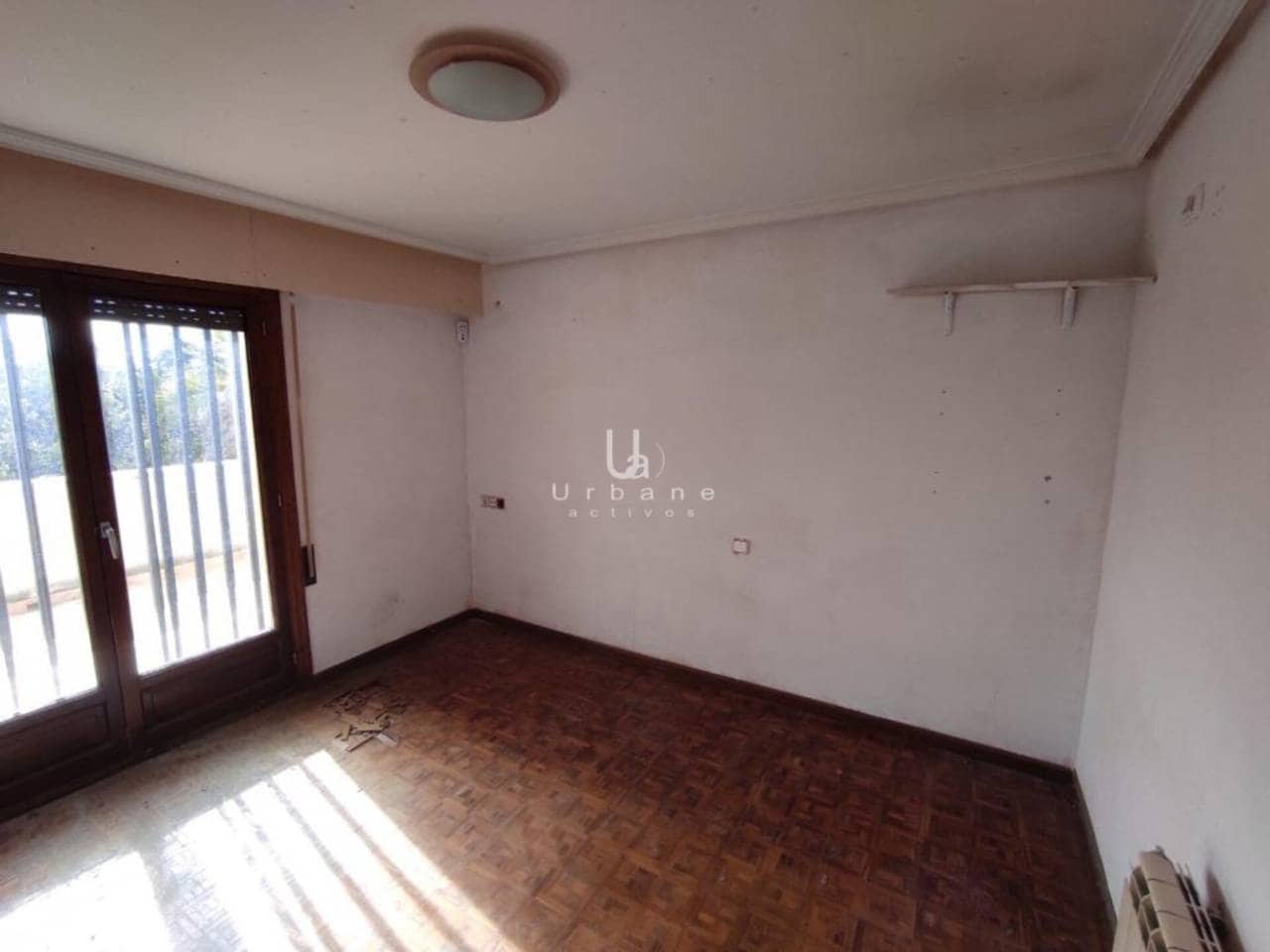 4 soveværelse Villa til salg i El Campello med swimmingpool garage - € 520.000 (Ref: 9658132)