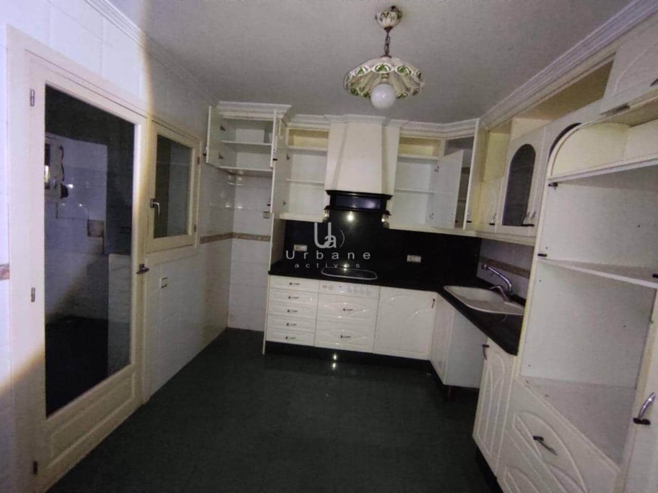 4 soveværelse Villa til salg i El Campello med swimmingpool garage - € 520.000 (Ref: 9658132)