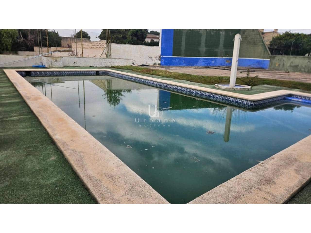 4 soveværelse Villa til salg i El Campello med swimmingpool garage - € 520.000 (Ref: 9658132)