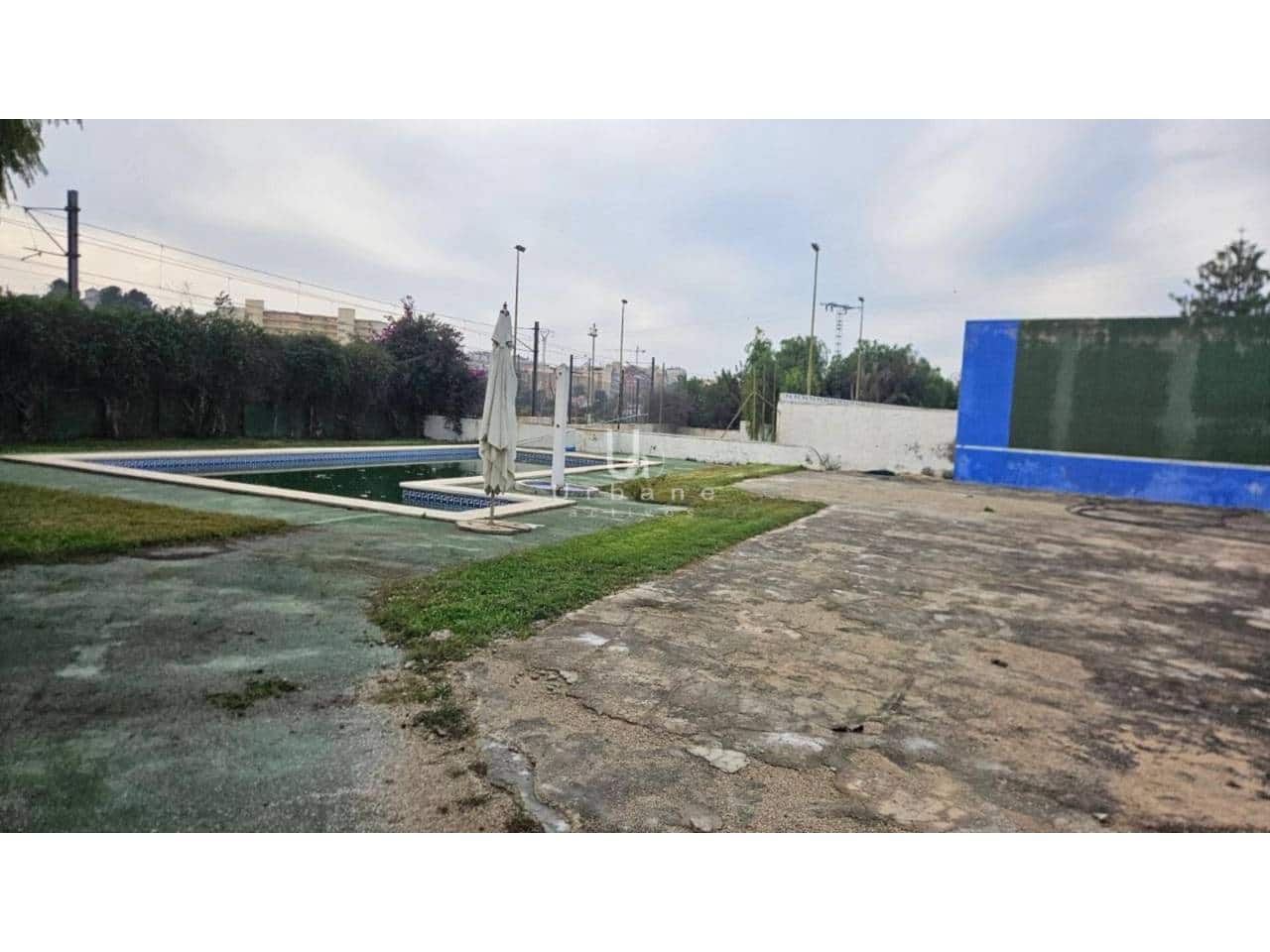 4 soveværelse Villa til salg i El Campello med swimmingpool garage - € 520.000 (Ref: 9658132)