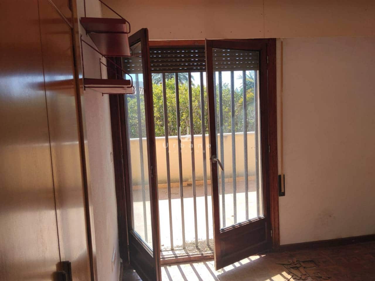 4 bedroom Apartment for sale in El Campello with pool garage - € 520,000 (Ref: 9658132)