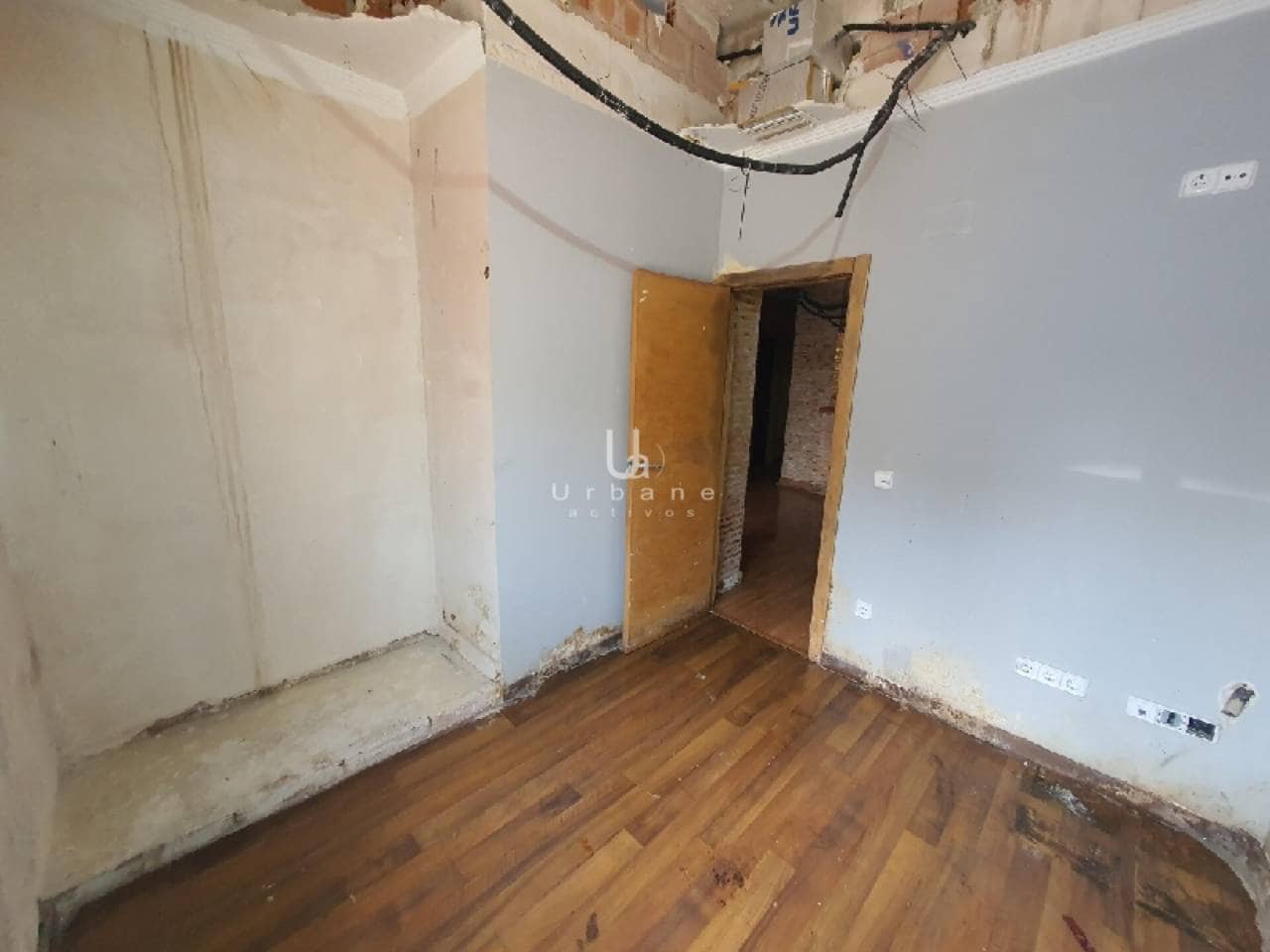 3 bedroom Flat for sale in Alzira - € 80,000 (Ref: 9714354)