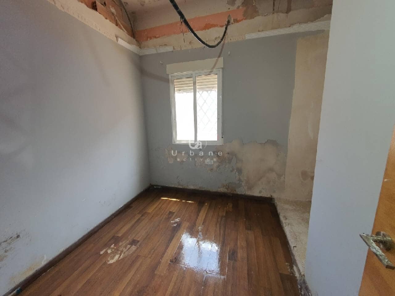 3 bedroom Flat for sale in Alzira - € 80,000 (Ref: 9714354)