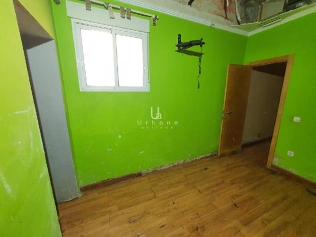 Piso de 3 habitaciones en Alzira en venta - 80.000 € (Ref: 9714354)