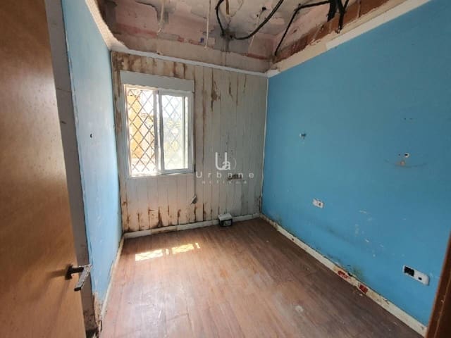 Piso de 3 habitaciones en Alzira en venta - 80.000 € (Ref: 9714354)