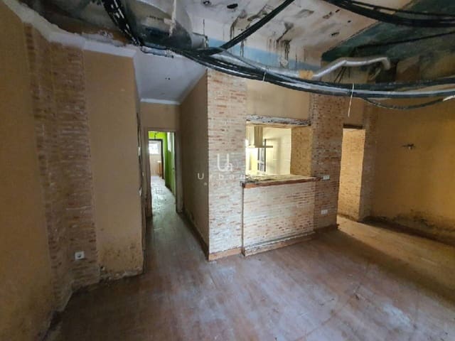 Piso de 3 habitaciones en Alzira en venta - 80.000 € (Ref: 9714354)