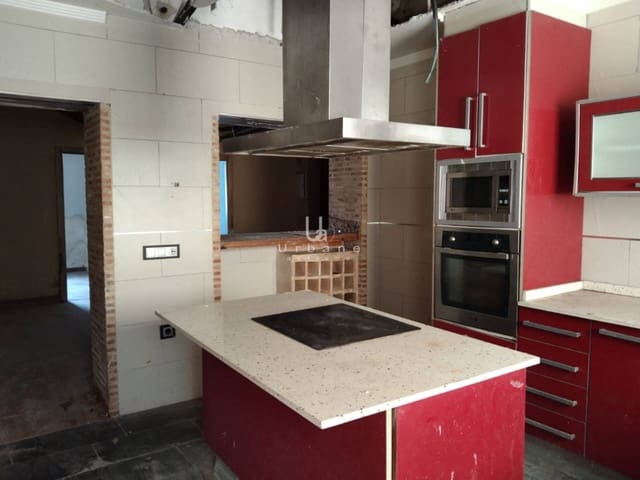 Piso de 3 habitaciones en Alzira en venta - 80.000 € (Ref: 9714354)
