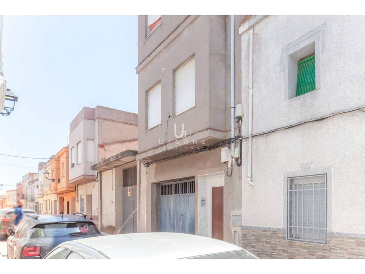 4 bedroom Townhouse for sale in Alberic - € 109,000 (Ref: 9714355)