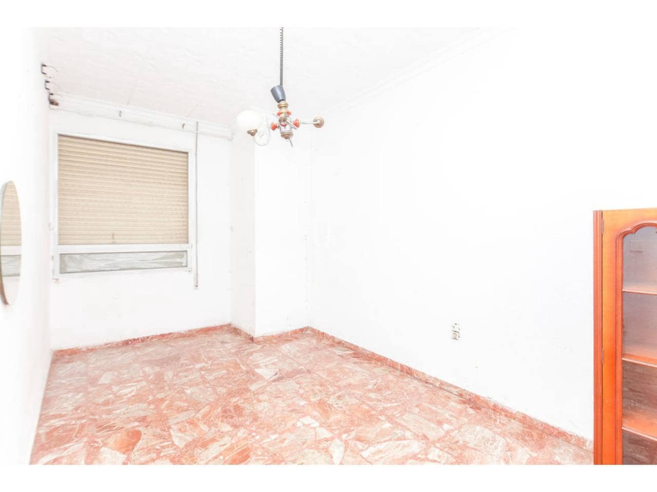 4 bedroom Townhouse for sale in Alberic - € 109,000 (Ref: 9714355)