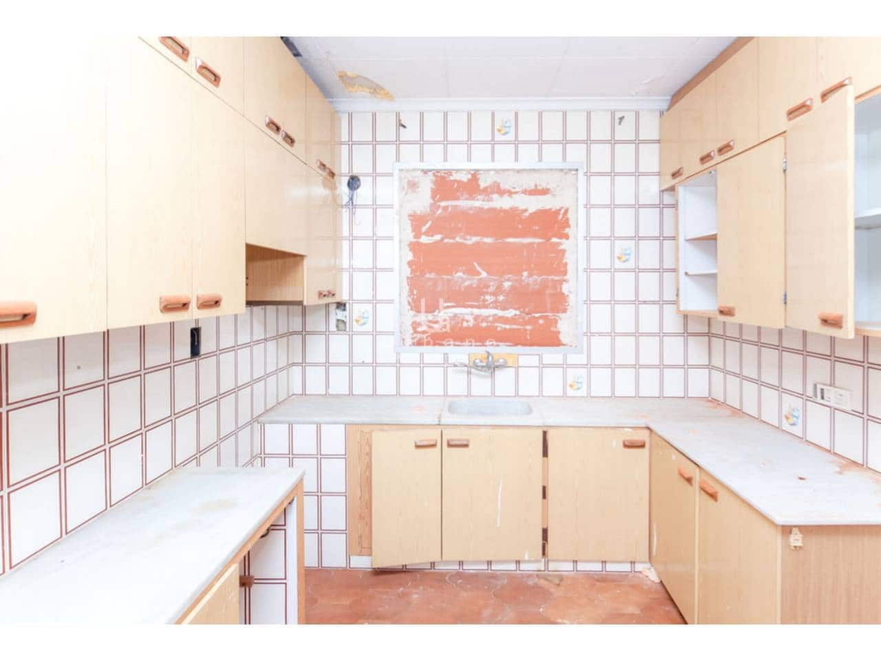 4 bedroom Townhouse for sale in Alberic - € 109,000 (Ref: 9714355)