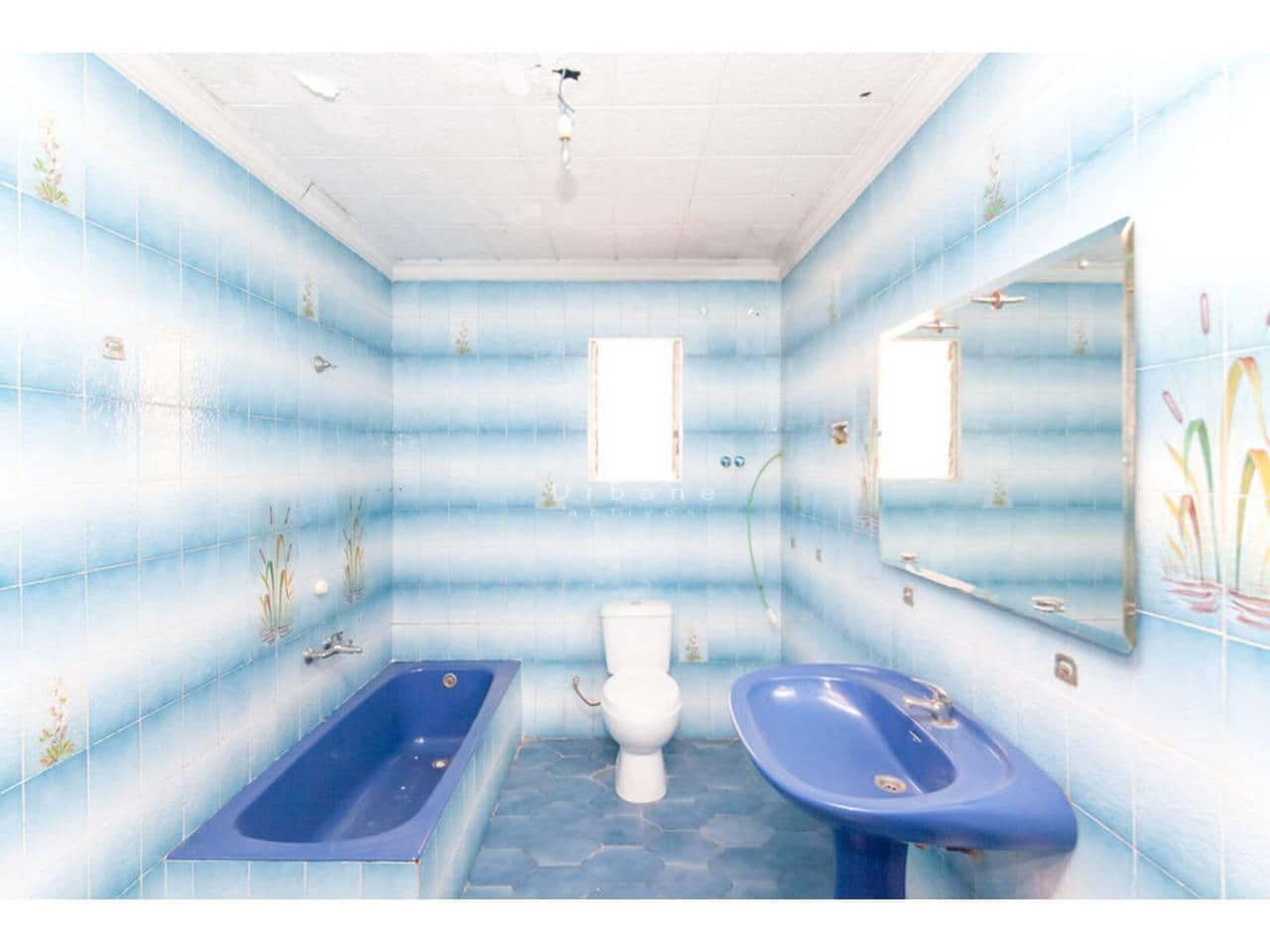 4 bedroom Townhouse for sale in Alberic - € 109,000 (Ref: 9714355)